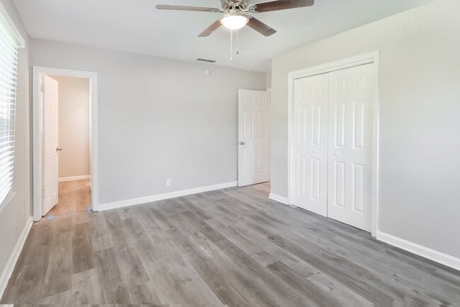 Building Photo - Cute 3 Bedroom Home