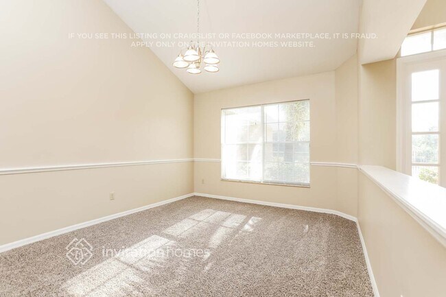 Foto del edificio - 640 Errol Pkwy