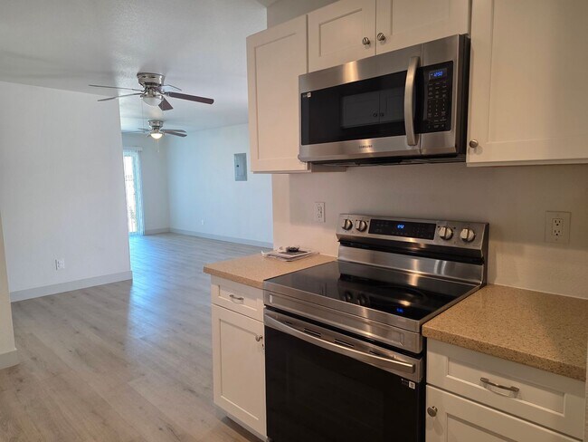 Foto del edificio - 195 Hacienda Loop