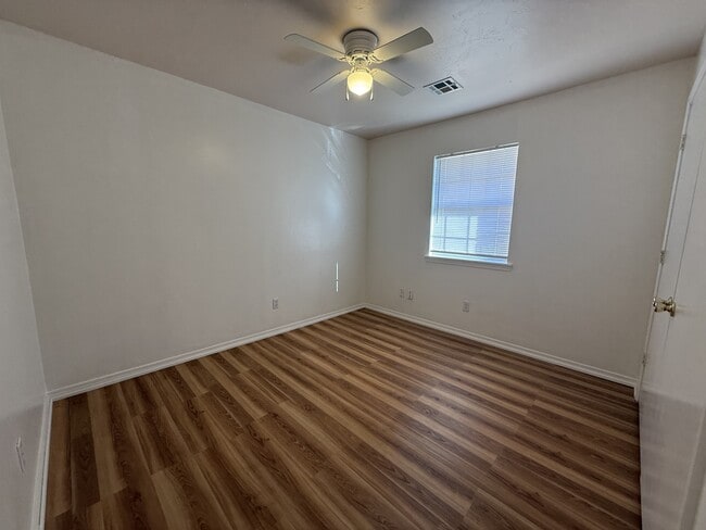 Foto del edificio - 2203 S Bluestone St