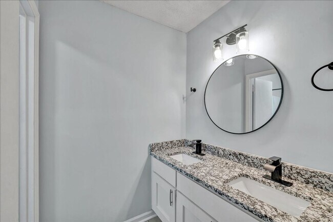 Foto del edificio - Lake Living