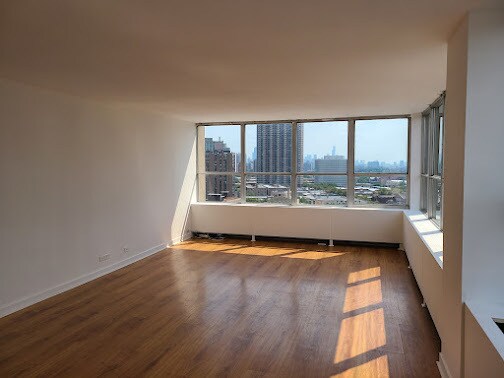 Building Photo - 655 W Irving Park Rd