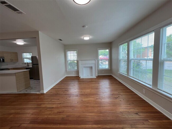 Foto del edificio - 3139 W 4th St