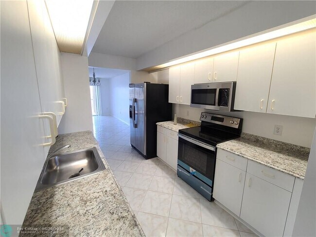 Foto del edificio - 13700 SW 14th St