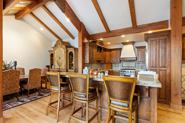Building Photo - Luxury Townhome in The Boulders private co...