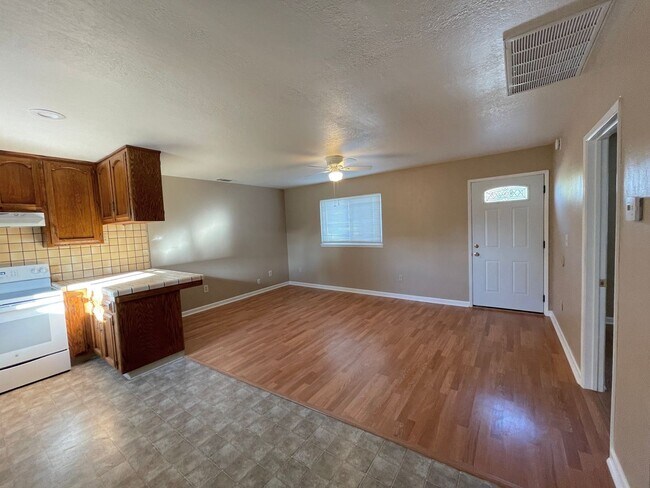 Building Photo - 1 br, 1 bath House - 8795 Creston Rd Unit B