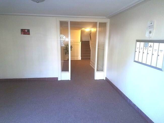 Building Photo - 7141 S Euclid Ave