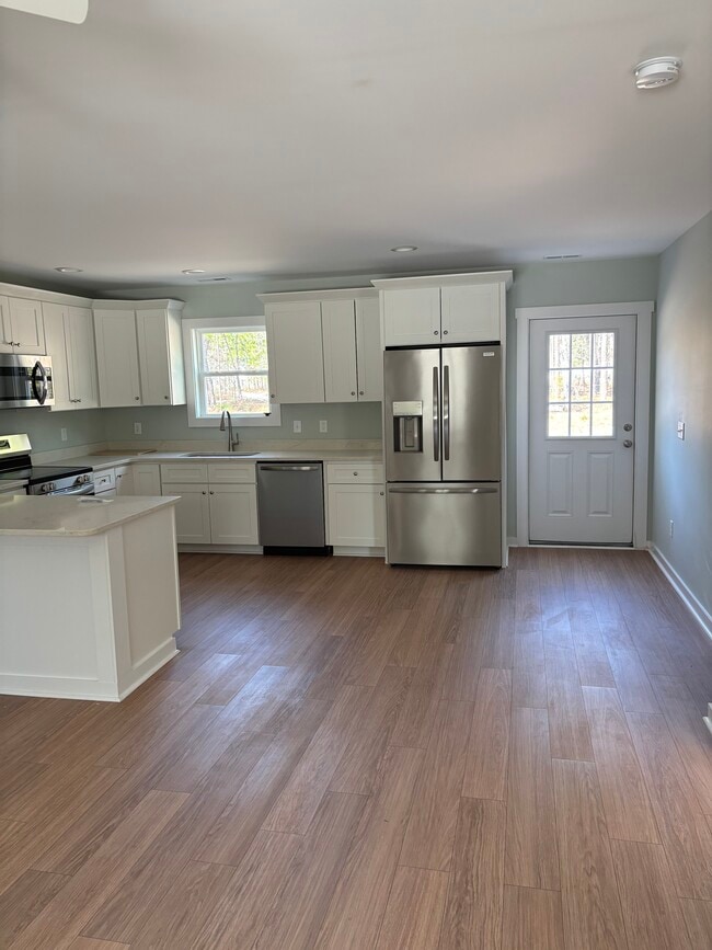 Building Photo - 649 Prospect Rd