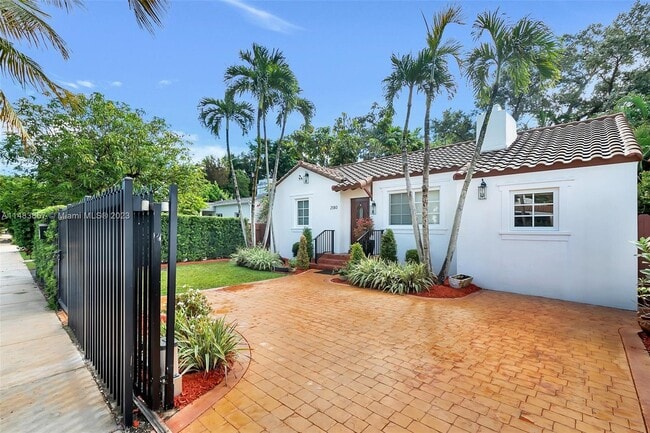 Foto del edificio - 2180 SW 24th St