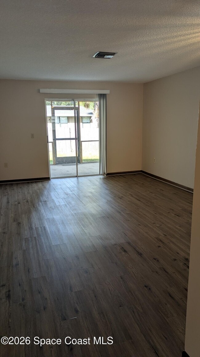 Foto del edificio - 1514 Clearlake Rd