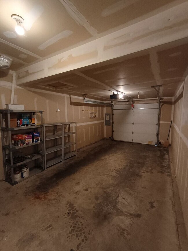 Foto del edificio - Silverdale Townhome In Beautiful Summerwin...