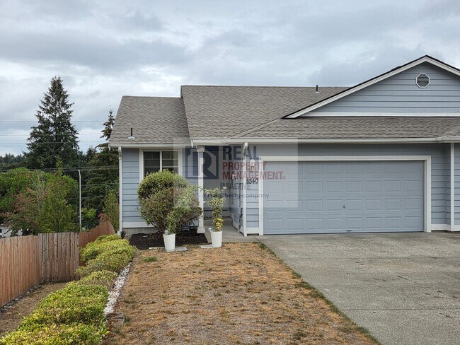 Building Photo - 8540 8th Ct SE