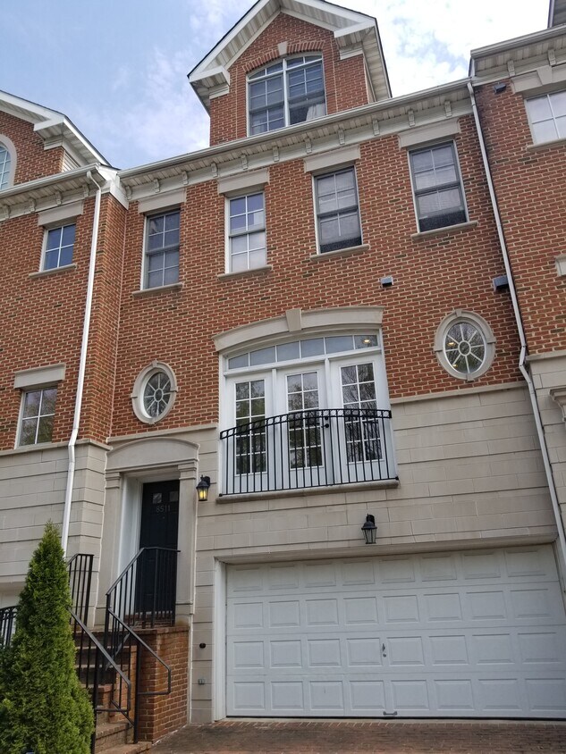 Foto principal - 8511 Halston Way
