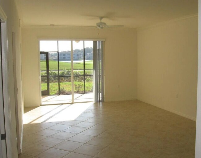 Foto del edificio - 10240 Heritage Bay Blvd