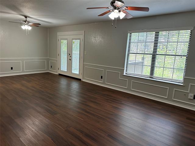 Foto del edificio - 6124 Cypress Point Dr