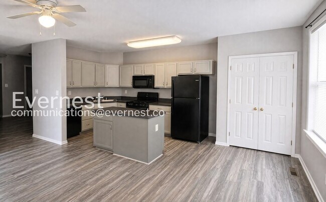 Building Photo - 21495 Harvest Green Terrace