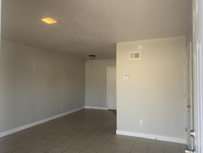 Building Photo - 504 Melrose, Apt. B, Jonesboro, AR 72401