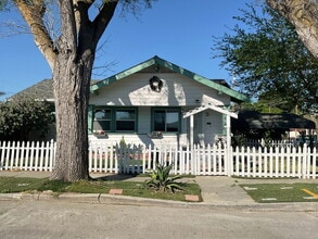 Building Photo - 1143 Wall St