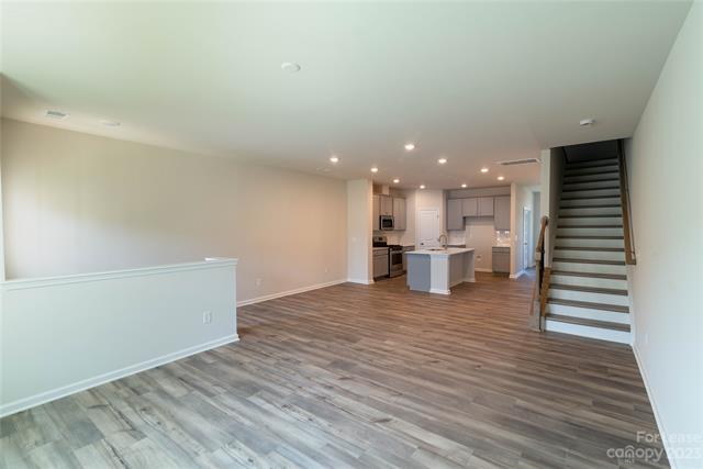 Foto del edificio - 15777 Country House St