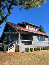 Building Photo - 27960 S Beavercreek Rd