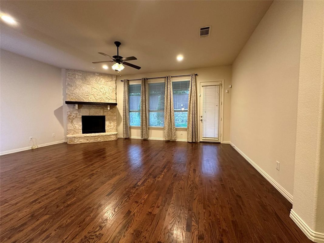 Building Photo - 13721 Vera Cruz Rd