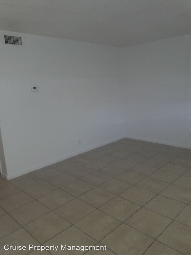 Building Photo - 3800 Riverside Dr