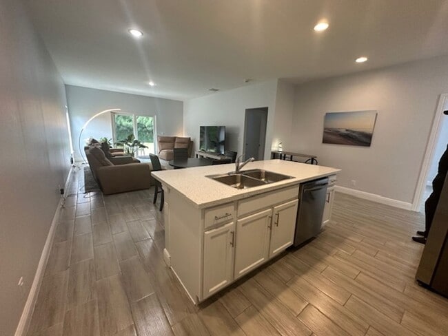 Foto del edificio - 3 Bedroom 2 Bath 1 Car Garage