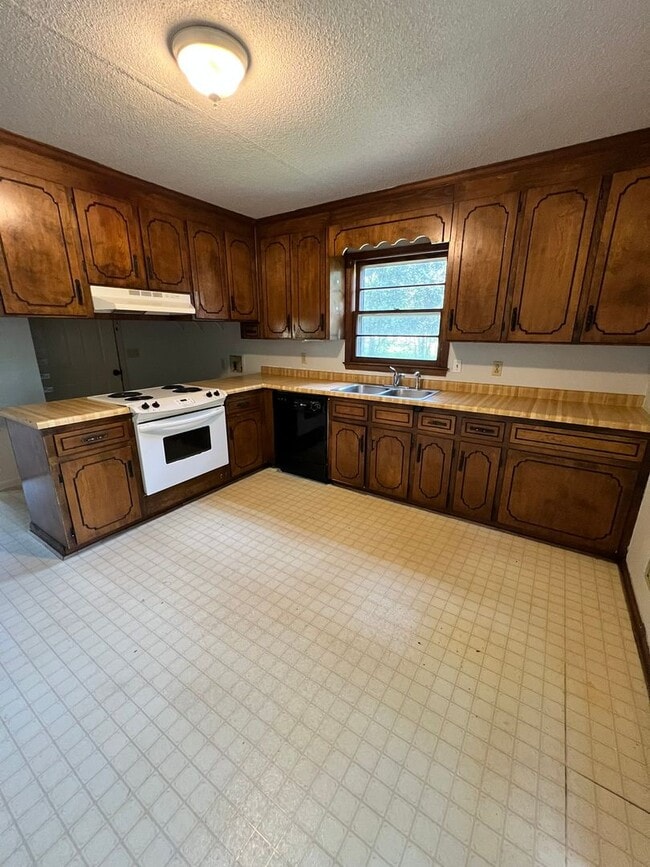 Building Photo - 3BD/ 2BA W Fredericks Street