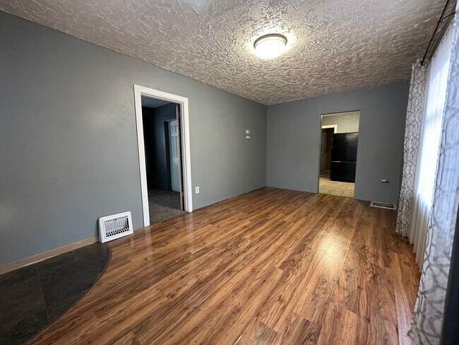 Foto del edificio - 227 Upham St