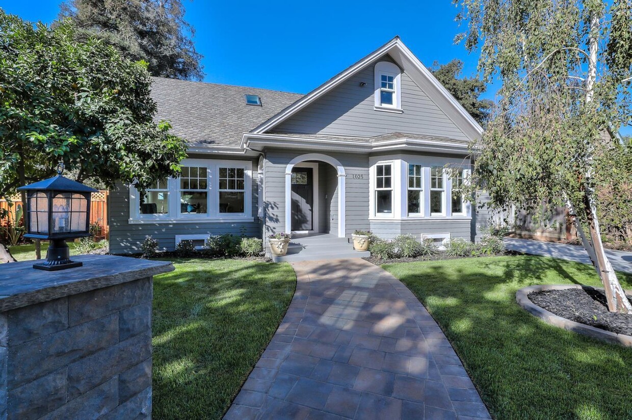 Primary Photo - 1025 Bird Ave