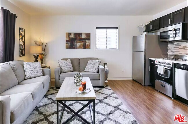 Foto del edificio - 5428 Colfax Ave