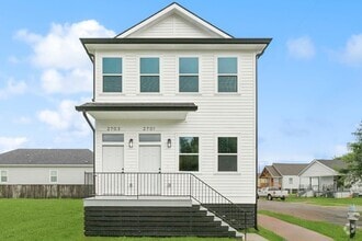 Building Photo - 2701 S Prieur St