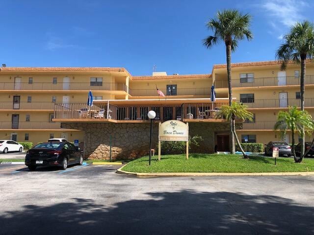 Foto del edificio - 9273 SW 8th St