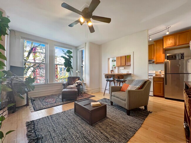 Building Photo - 1856 Mintwood Pl NW