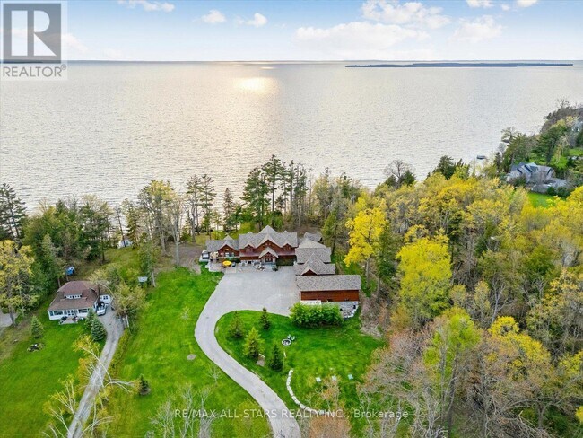 Photo du bâtiment - 27440 Cedarhurst Rd