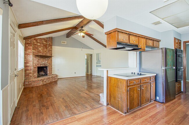 Foto del edificio - 9710 Springmont Dr