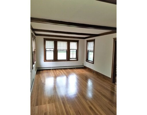 Building Photo - 14 Wildwood Ave