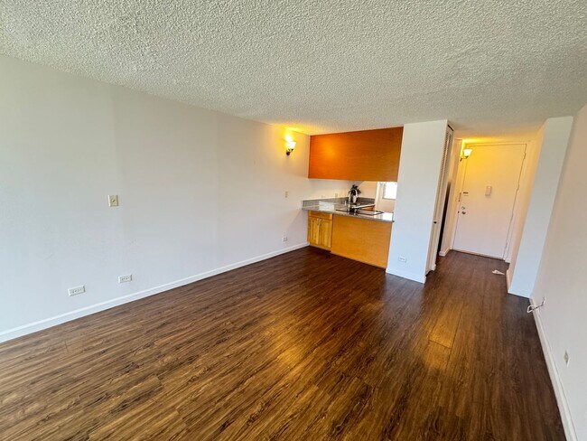 Photo - 1 Bed / 1 Bath | Utilities include | Near ... House