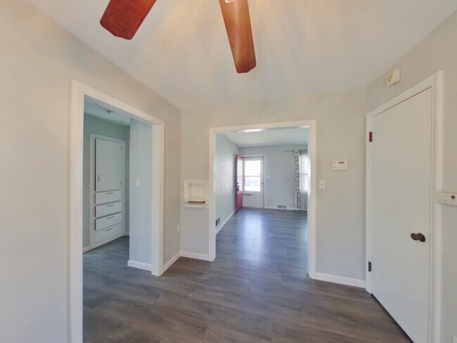 Foto del edificio - 362 N Hillcrest