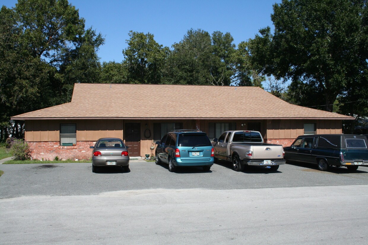 Primary Photo - 3681 NE 41st St
