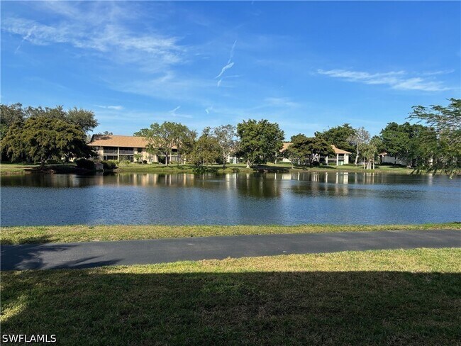 Building Photo - 513 Lake Louise Cir