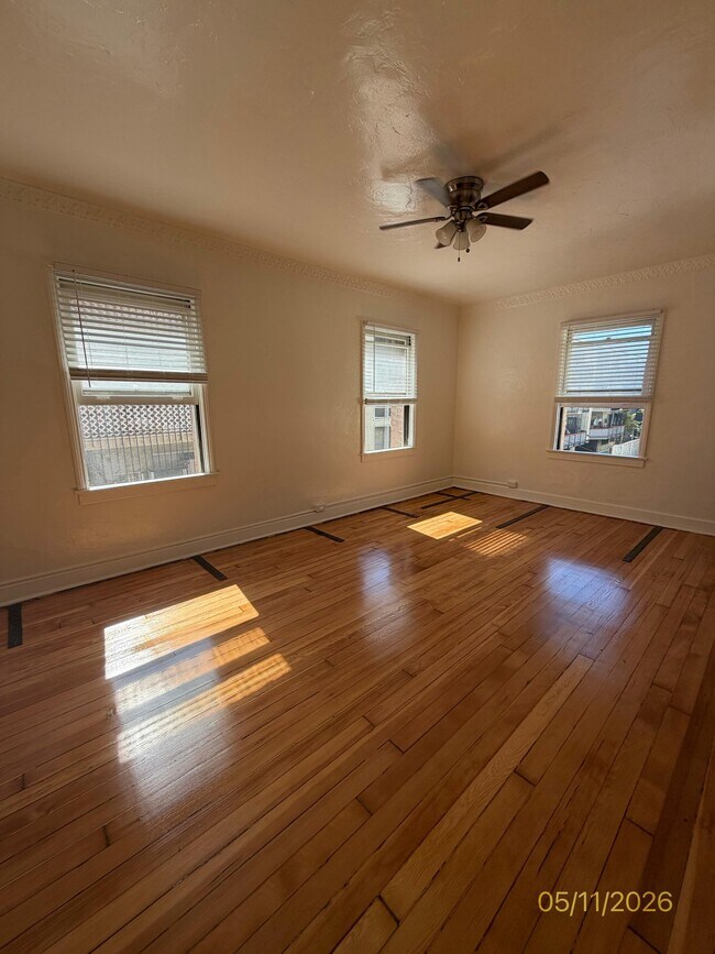 Foto del edificio - 318 S Kingsley Dr