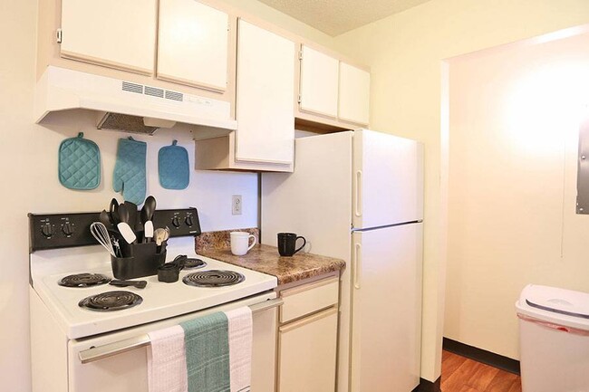 Building Photo - EAGLES POINT APARTMENTS