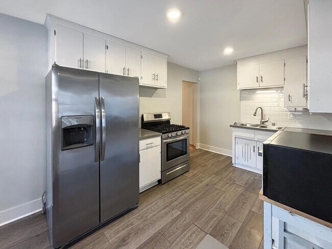 Foto del edificio - 5711 Xerxes Ave S