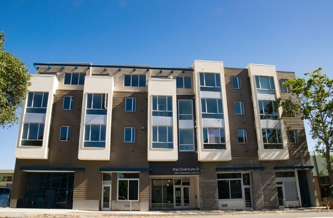 Building Photo - The Overture