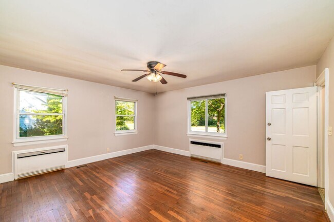 Foto del edificio - 3117 Sterling Point Dr