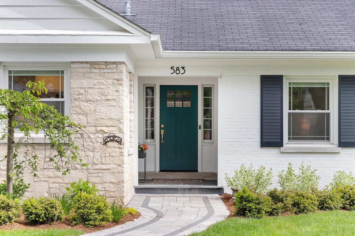 583 Sunset Rd, IL 60093 House for Rent in IL