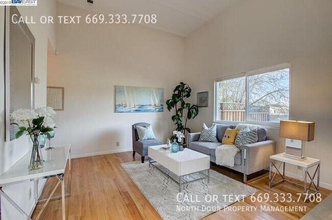 Foto del edificio - 5877 Central Ave
