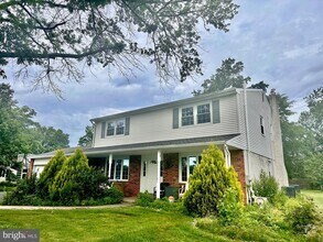 Building Photo - 19 Gelder Dr