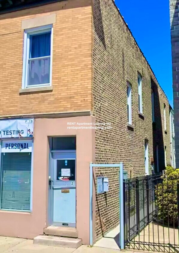 Foto principal - 1744 W Foster Ave